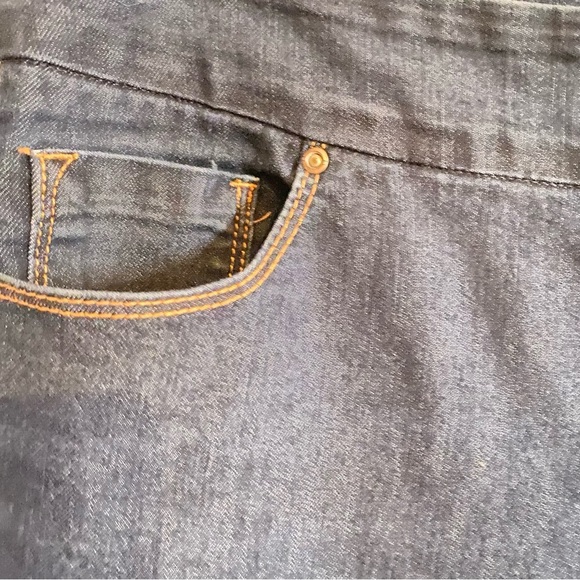 Reitmans Women's Dark Blue Jeans No Zippet Stretchy - Picture 3 of 6